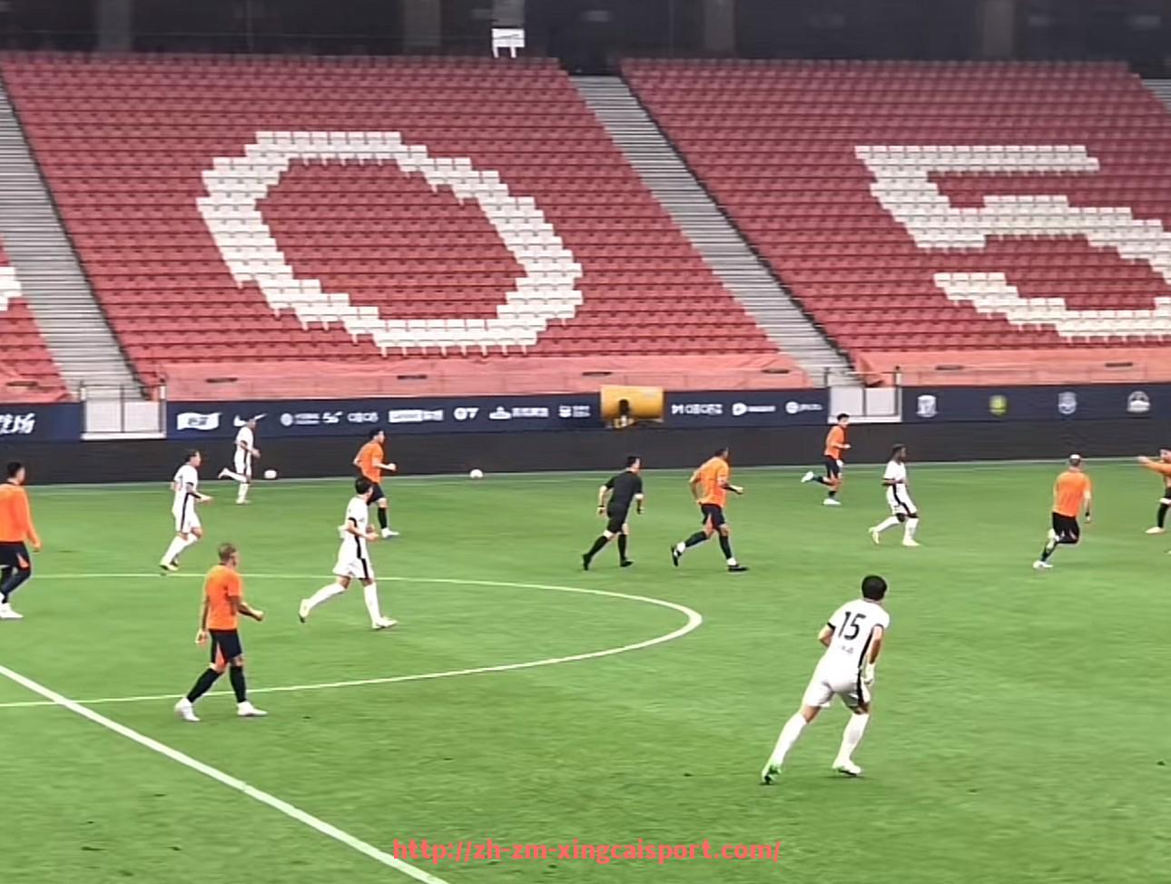 杏彩体育-NBA球星巴雷特成长轨迹分析及未来潜力探讨